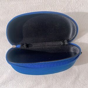 TWO lightweight travel-friendlu sunglasses or glasses cases! Fits large frames!